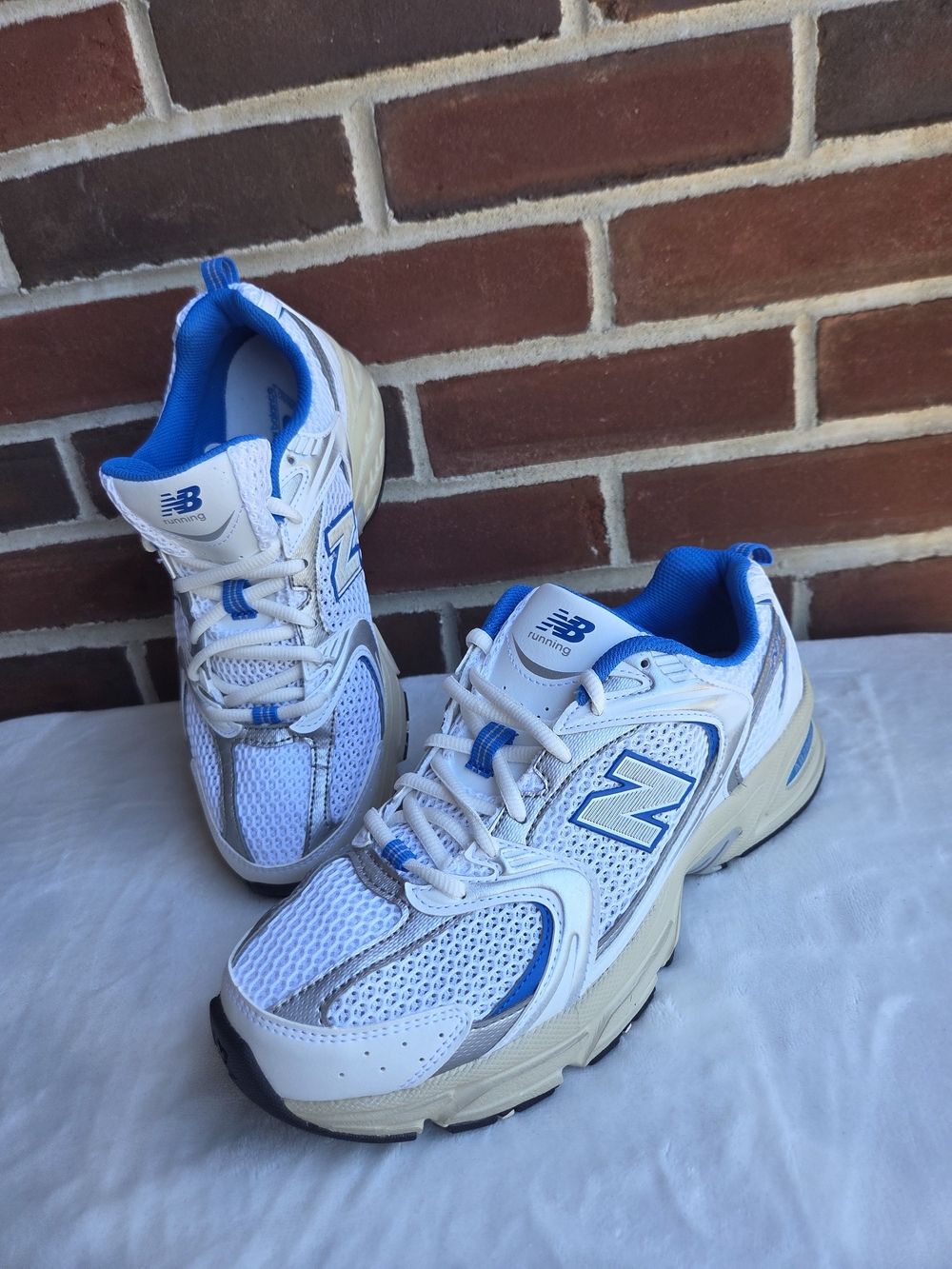 New Balance 530 MR530EA White Blue Men’s 8 Women’s 9.5 New in Box